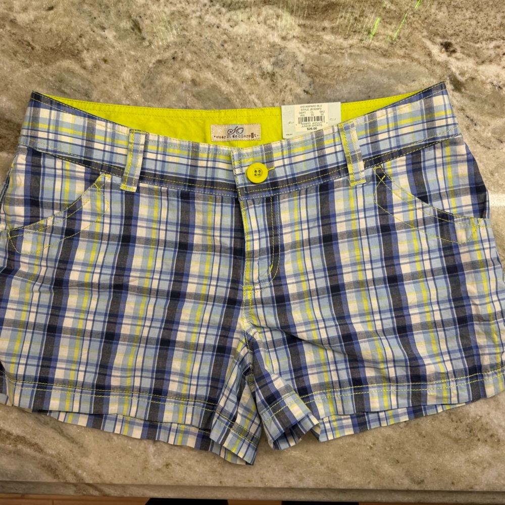 NWT!! SO Junior’s Sz 9 cute lime, multi blues, & white shorts, 3” inseam
